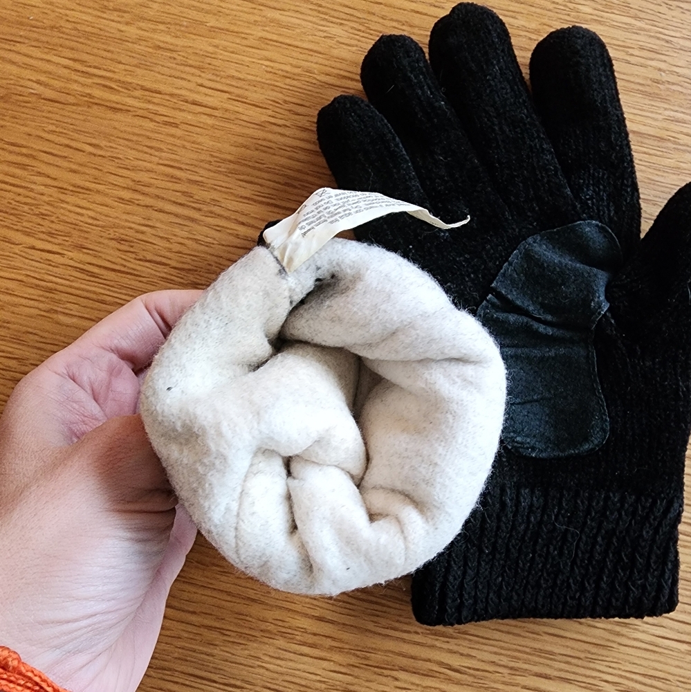 Thinsulate Insulated Gloves - Picture 3 of 3
